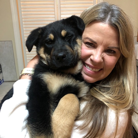 Meet your Posher, Monica - Picture 1 of 1